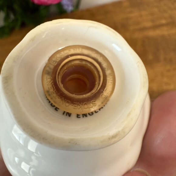 Royal‎ Albert Lavender Rose Pepper Shaker Vintage Bone China Floral Gold Trim - Picture 6 of 6